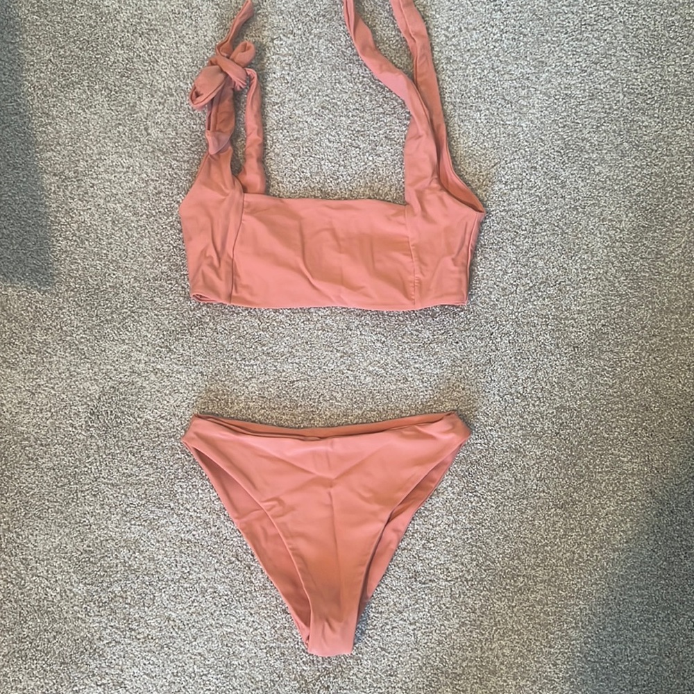 Tularosa pink bikini